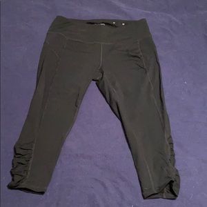 Cropped black athletic leggings